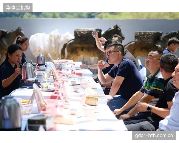 从原料到零售的垂直一体化布局，正成为头部品牌打破传统供应链效率瓶颈的关键一跃